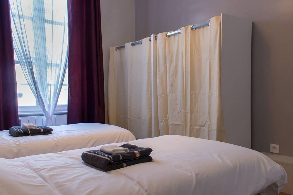 Appartement entier, Appartement 4 couchages + terrasse in Saint-Quentin, Aisne