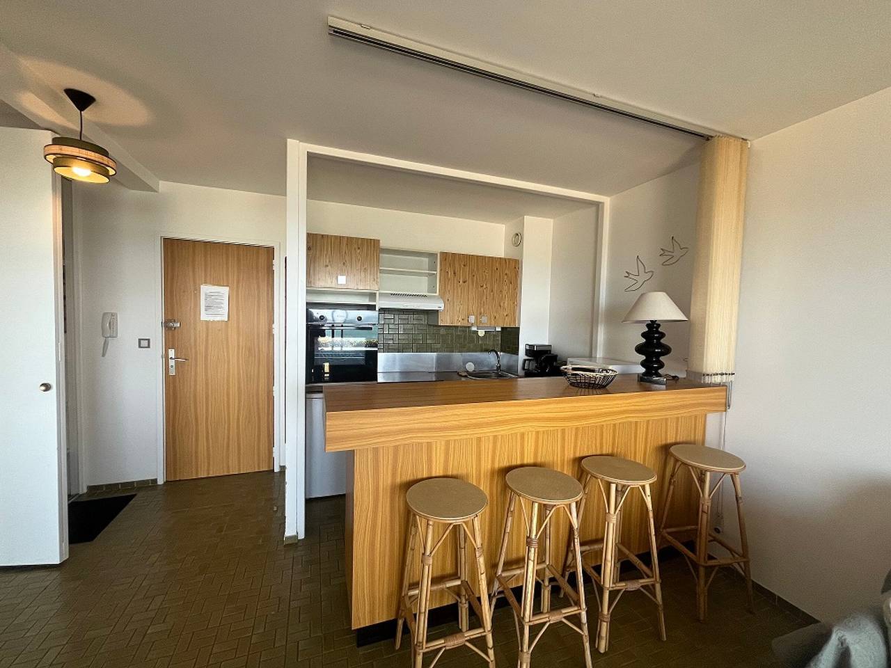 Appartement entier, Appartement T2 Rdc avec Jardinet et Accès Direct Plage, Parking Sécurisé, Proche Commerces in Arcachon, Région d'Arcachon
