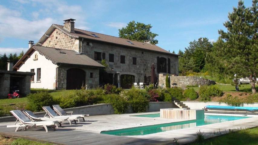 Chalet para 24 personas, con terraza y piscina - 1