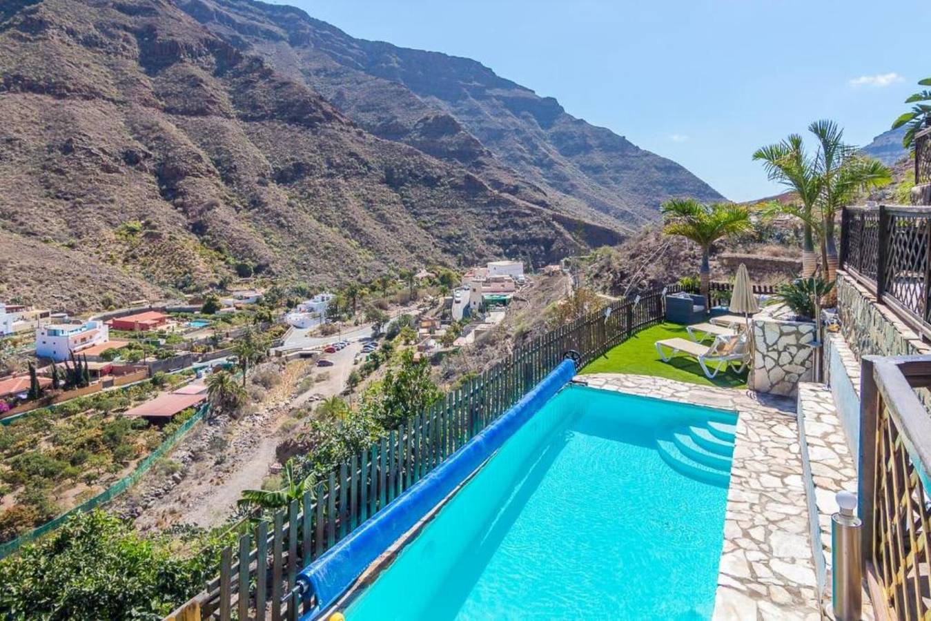 Casa de Férias 'Arguineguín Retreat' com Vista Montanha, Wi-Fi e Ar Condicionado in Los Peñones, Grã Canária (Sul)