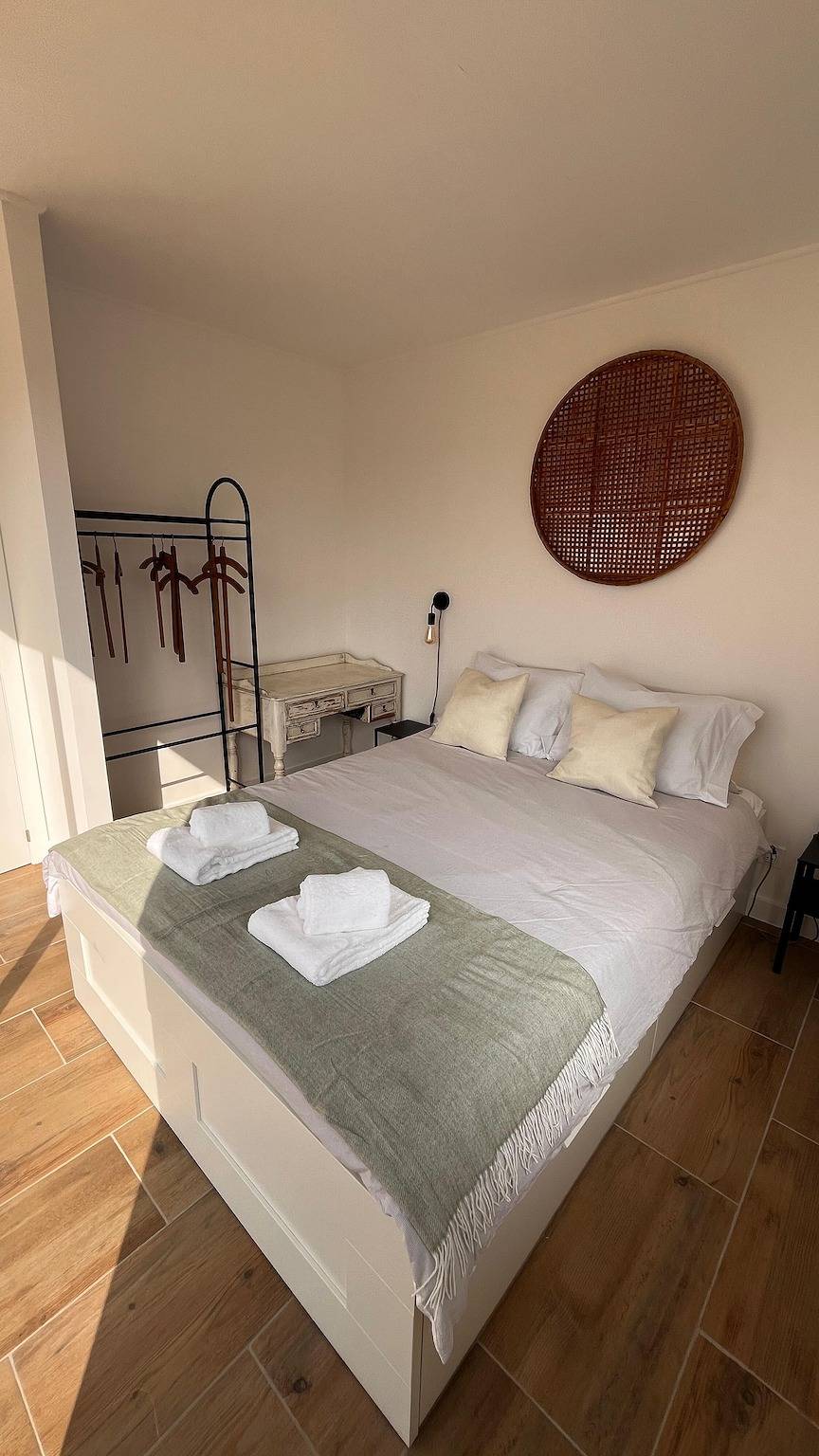 Casa de Férias 'Oliveira Brava T2' com Vista Serra, Piscina Privada e Wi-Fi in Porto Covo, Costa Alentejana
