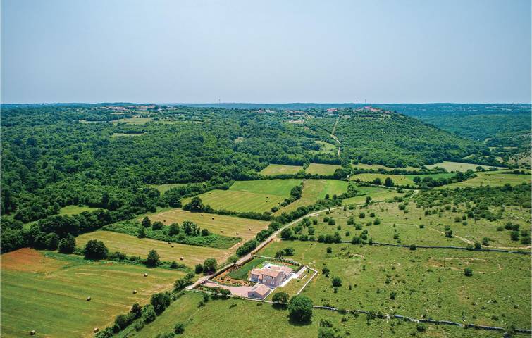 Charmantes Apartment mit Pool in der Nähe von Krnica, Restaurants und WLAN in Krnica, Marčana