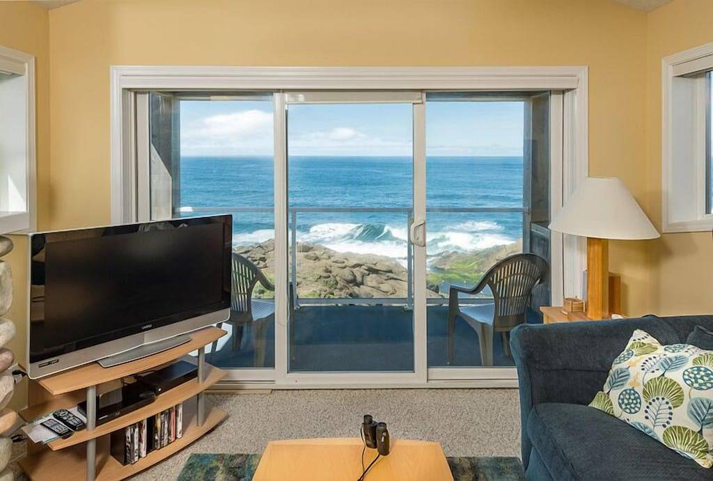 Ganze Wohnung, Oberste Etage 1 Schlafzimmer, gemütliche und romantische Oceanfront Getaway in Depoe Bay, Lincoln County (OR)