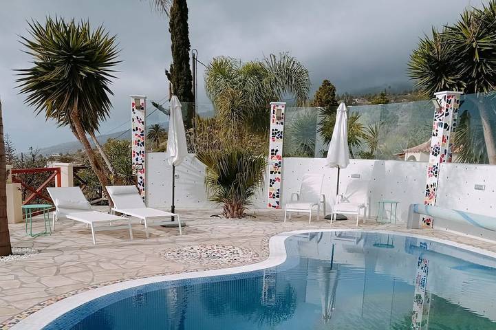 Villa für 6 Personen, mit Whirlpool und Terrasse sowie Garten in Tijarafe