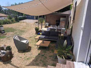Gîte pour 4 personnes, avec terrasse ainsi que vue et jardin à Fressac