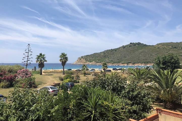 Gîte pour 4 personnes, avec jardin et balcon dans Plage de Lava
