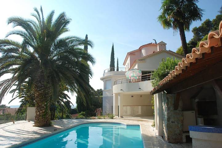 Villa pour 9 personnes, avec terrasse et jardin à Carqueiranne