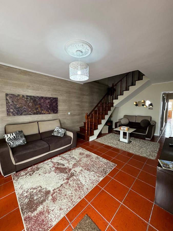 Casa de férias para 6 pessoas, com terraço em Ponta Delgada