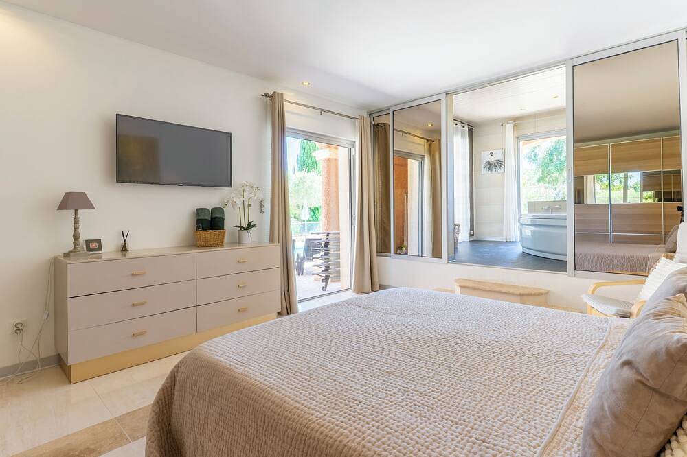 Villa Moniris - Provence and the French Riviera Bliss – Private Villa with Pool in La Crau, Toulon region