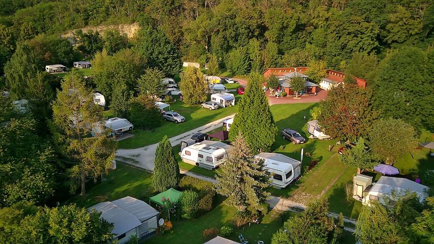 Camping für 4 Personen, mit Terrasse in Sachsen-Anhalt