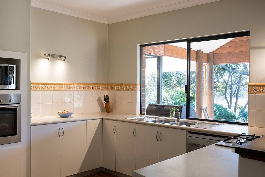 Vaila Bushland Charm near Beaches and Top Wineries in Yallingup, Western Australia