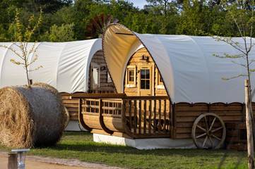 Gîte pour 3 personnes, avec vue et jardin, animaux acceptés à Le Bernard