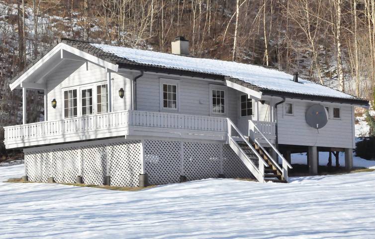 Ferienhaus für 5 Personen, mit Seeblick und Garten in Vindafjord