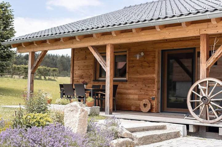 Ferienwohnung für 4 Personen, mit Pool und Garten sowie Balkon und Sauna