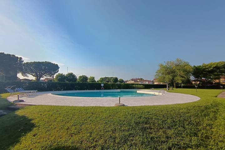 Ferienwohnung für 4 Personen, mit Balkon/Terrasse und Pool sowie Seeblick in Sirmione - 3