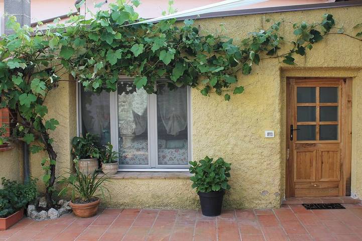 Rustico per 2 persone, con giardino e terrazza in Versilia