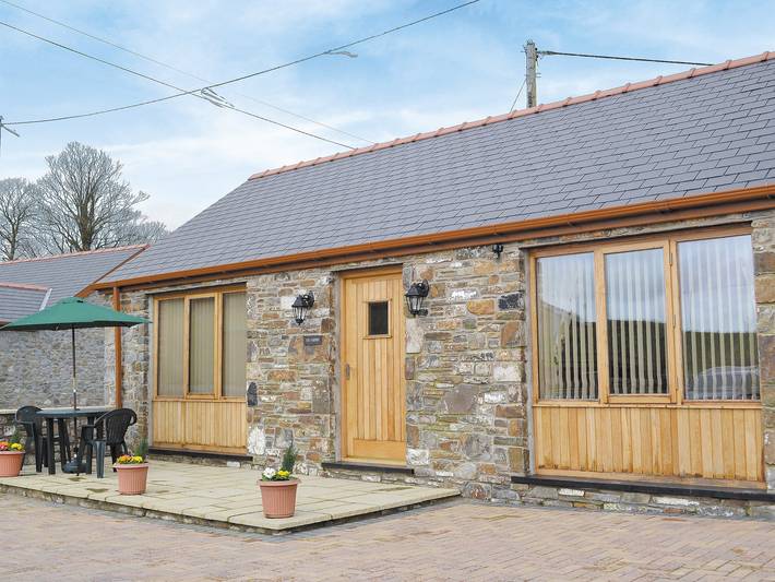 Cottage for 2 people, with garden, with pets in Carmarthenshire