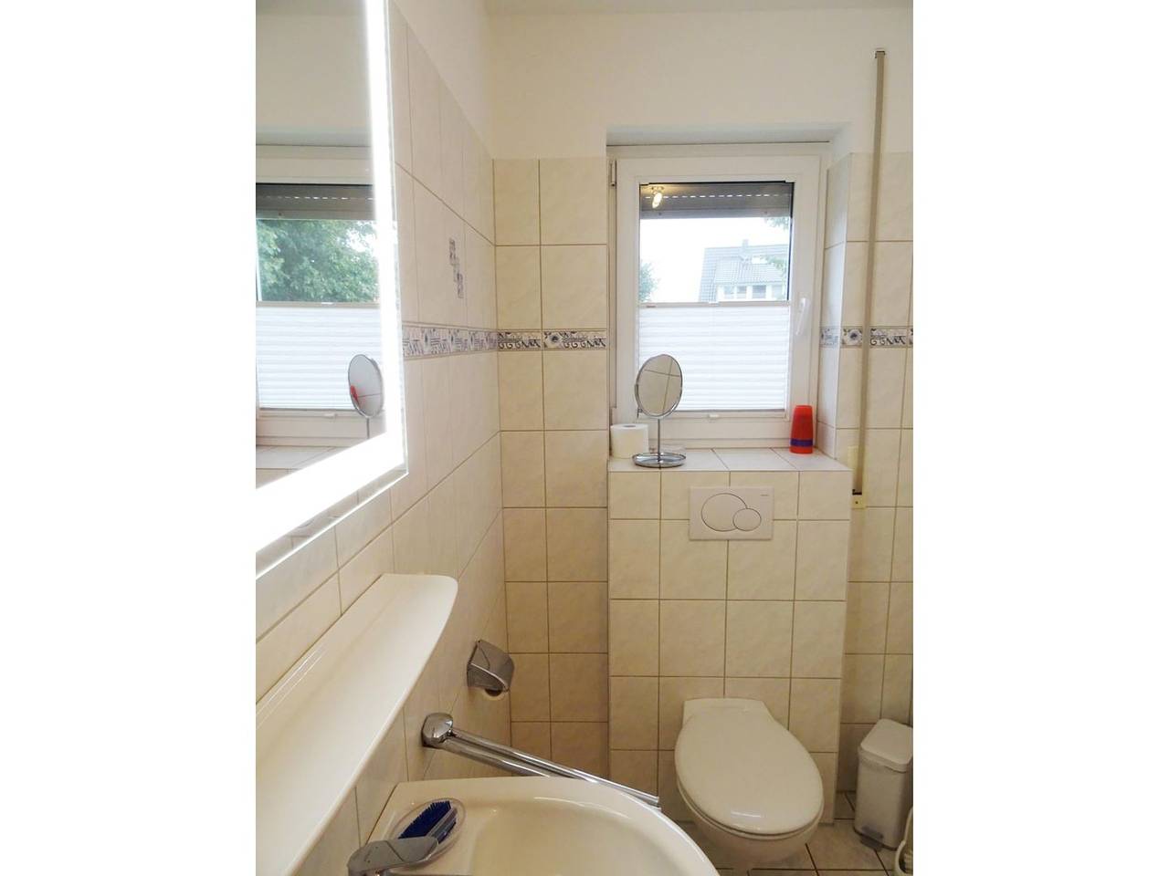 Helle Erdgeschosswohnung mit möblierter und überdachter Südterrasse!, foto 8