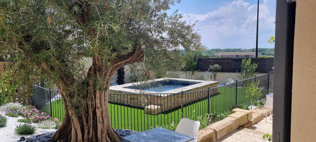 Chambre d’hôte pour 2 personnes, avec Terrasse ainsi que Jardin et Piscine à Arpaillargues-et-Aureillac