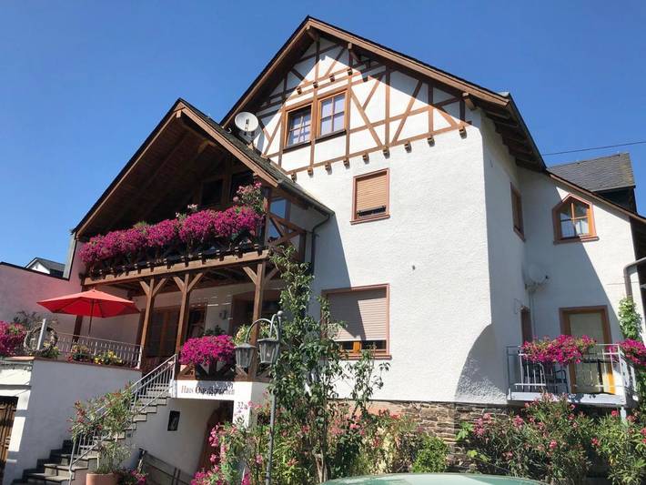 Ferienwohnung für 2 Personen, mit Balkon und Terrasse sowie Garten und Ausblick