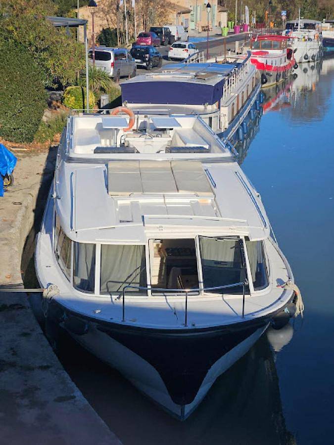 Bateau pour 2 personnes, avec terrasse et vue