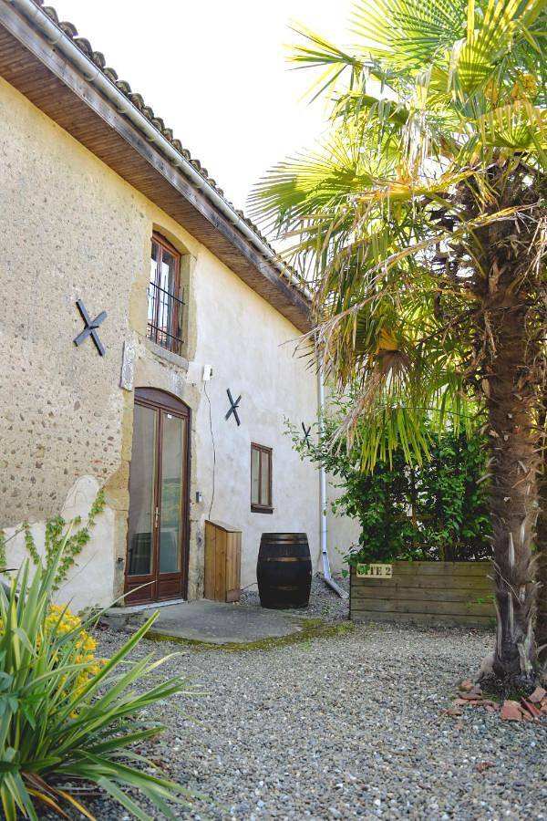 Location de vacances pour 8 personnes, avec vue et bassin pour enfant ainsi que piscine et jardin, animaux acceptés à Madiran - 4