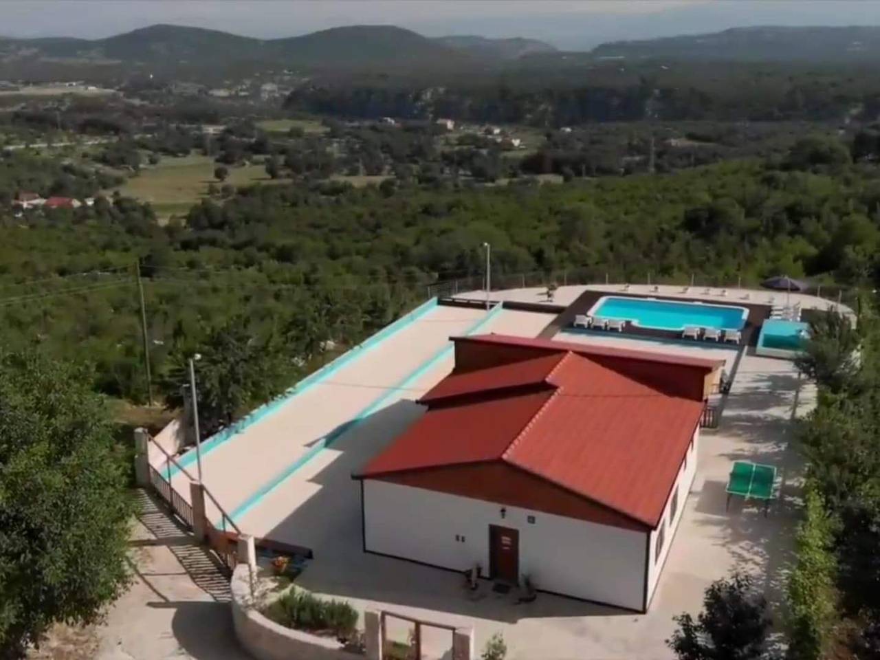 Anwesen "Poljicko imanje" mit eigenem Pool in Donji Dolac, Dalmatinisches Zagora