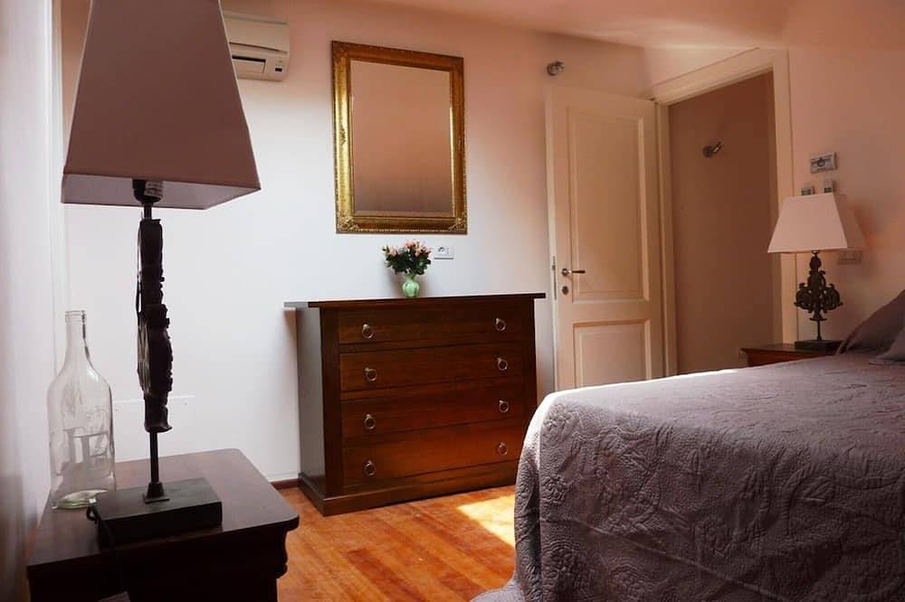 Ganze Wohnung, Luxus-Apartment mit Balkonblick in der Altstadt in Spoleto, Perugia Provinz