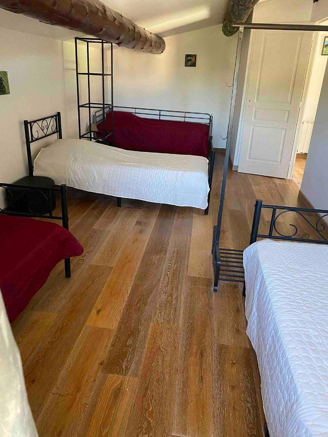 Location de vacances pour 10 personnes, avec terrasse ainsi que jacuzzi et piscine, animaux acceptés à Cavillargues - 2