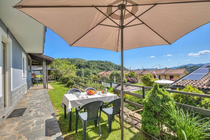 Ganze Wohnung, Zio Enry Terrace Apartment in Orta Lake in Armeno, Comune di Armeno