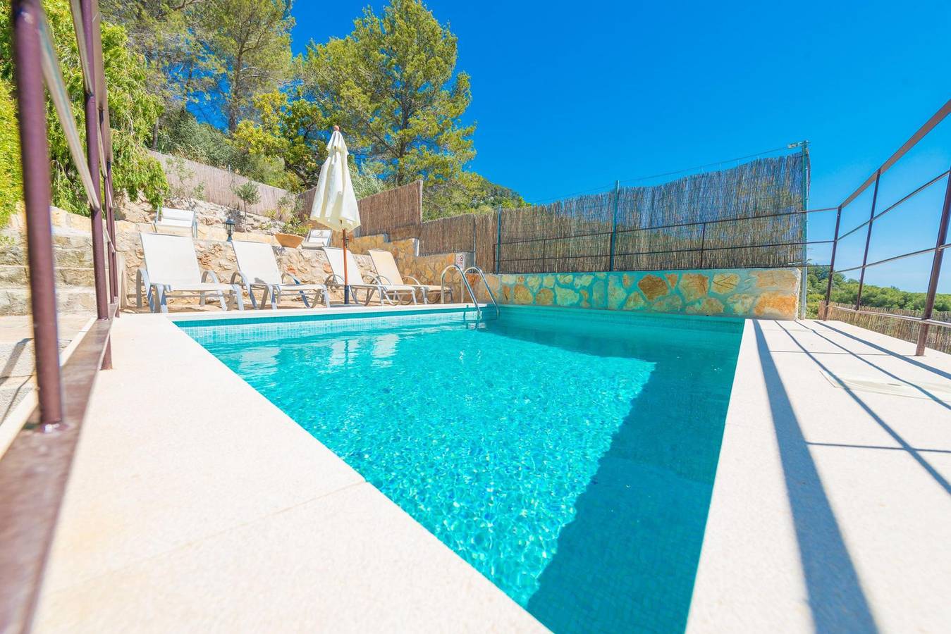 Sa Casa De Ses Bicicletes - Spectacular and modern townhouse with private pool and stunning views overlooking the island. Free Wifi in Caimari, Selva