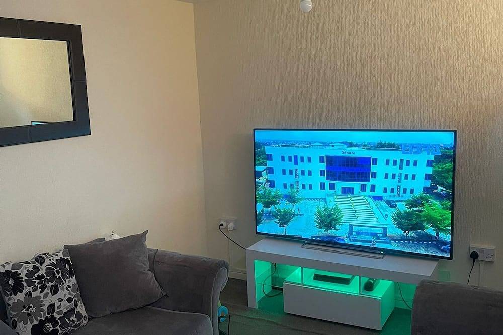 Entire apartment, Heath Town Apartment in Wolverhampton, Birmingham Area