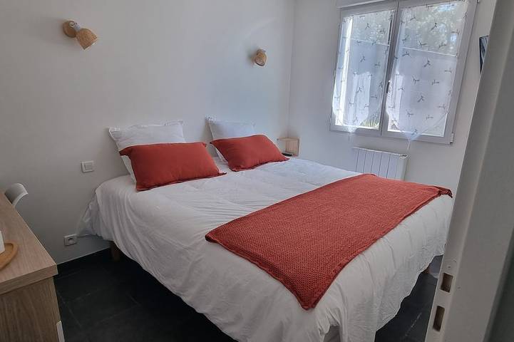 Location de vacances pour 2 personnes, avec jardin ainsi que terrasse et jacuzzi à Étoile-sur-Rhône - 2