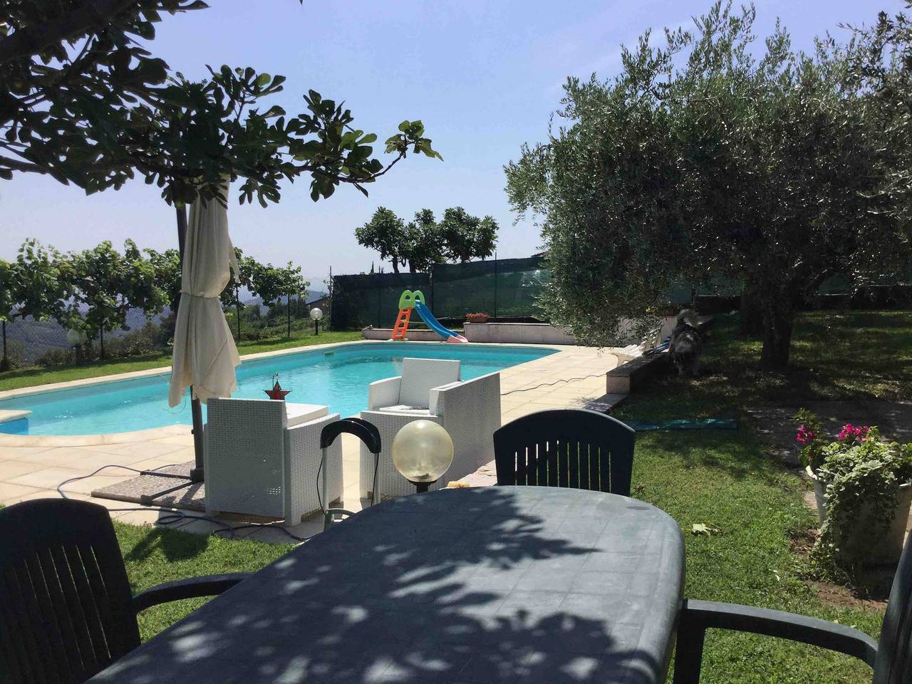 Ganze Wohnung, Apartment 'Suite Al Pian' mit privatem Pool, privatem Garten und Wlan in Mezzane di Sotto, Verona Provinz