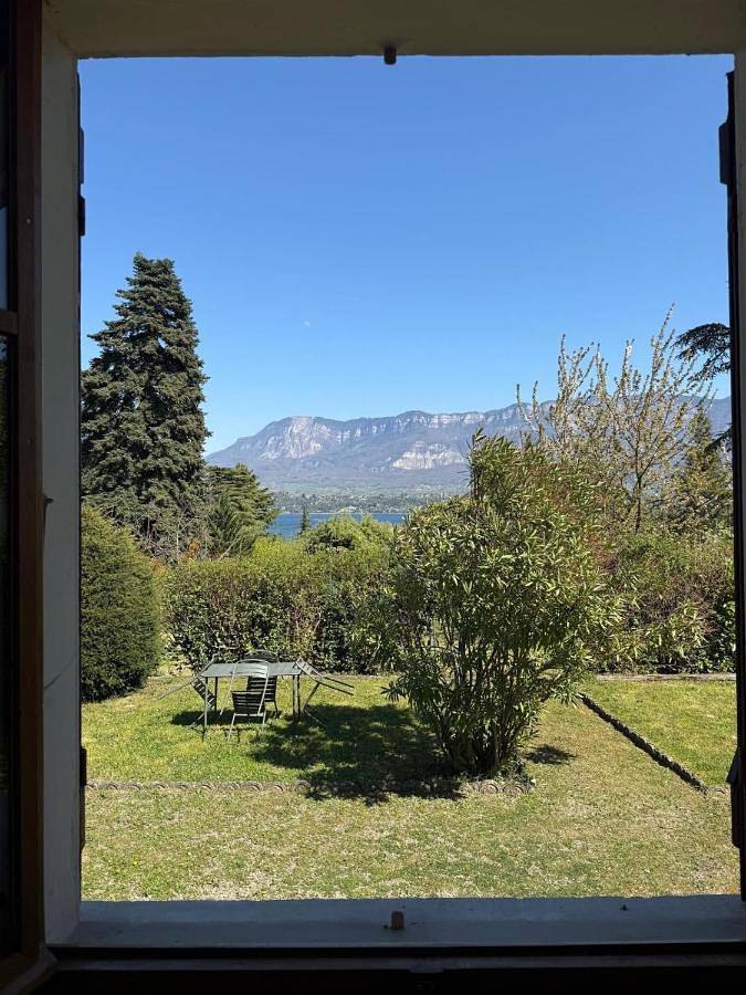 Villa pour 4 personnes, avec terrasse ainsi que vue et jardin en Savoie
