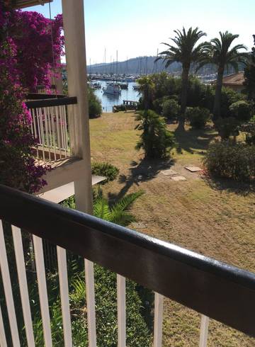 Gîte pour 4 personnes, avec balcon et jardin dans Porquerolles