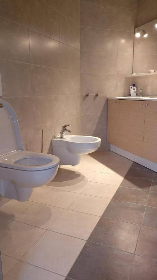 Location de vacances pour 8 personnes, avec jardin ainsi que piscine et vue, animaux acceptés à Bézenac - 4