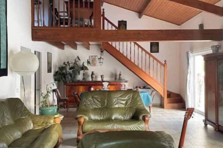 Location de vacances pour 8 personnes, avec jardin à Talais