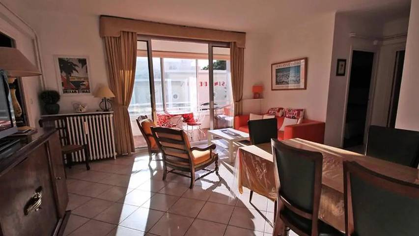 Gîte pour 8 personnes, avec Terrasse dans Casino De Sainte Maxime - 3