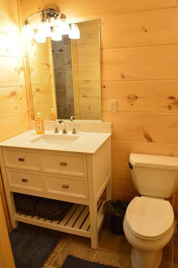 Log Cabin for 6 Guests in Watauga Lake, Blue Ridge Mountains, Picture 3