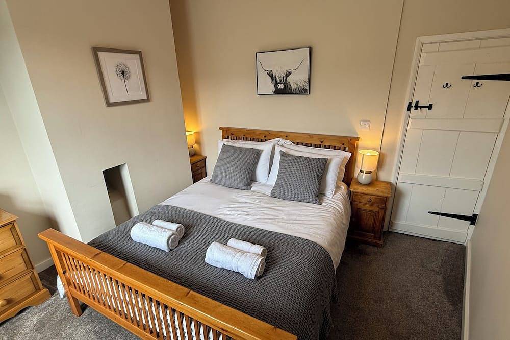 Eyam hikers hideaway. in Eyam, Derbyshire
