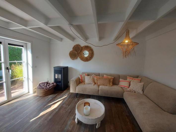 Maison de vacances pour 6 personnes, avec piscine ainsi que terrasse et jardin