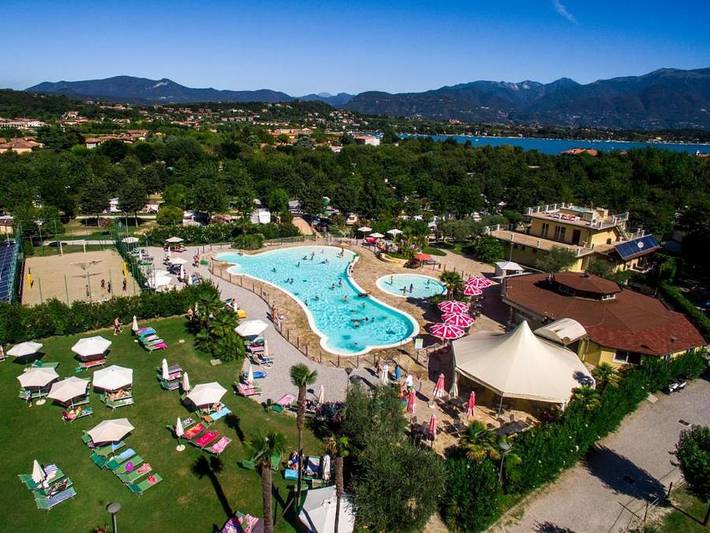 Wohnwagen für 5 Personen, mit Kinderpool in Manerba del Garda