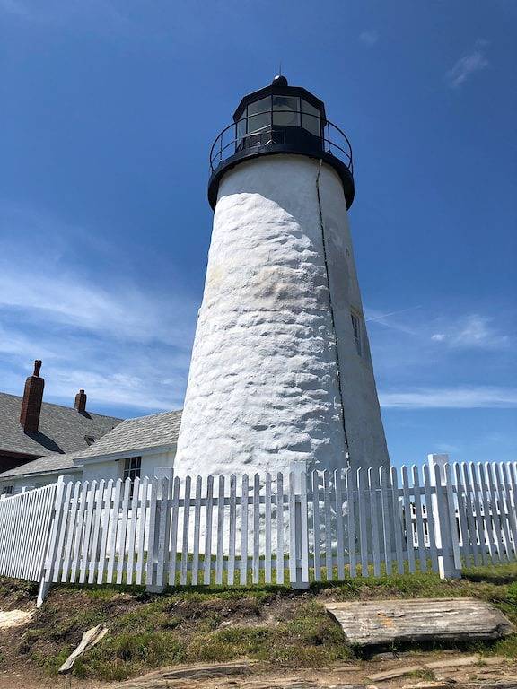 Newly renovated 3 bedroom, 2 bath bungalow, just steps to downtown Bbh. in Boothbay Harbor, Lincoln County (Maine)