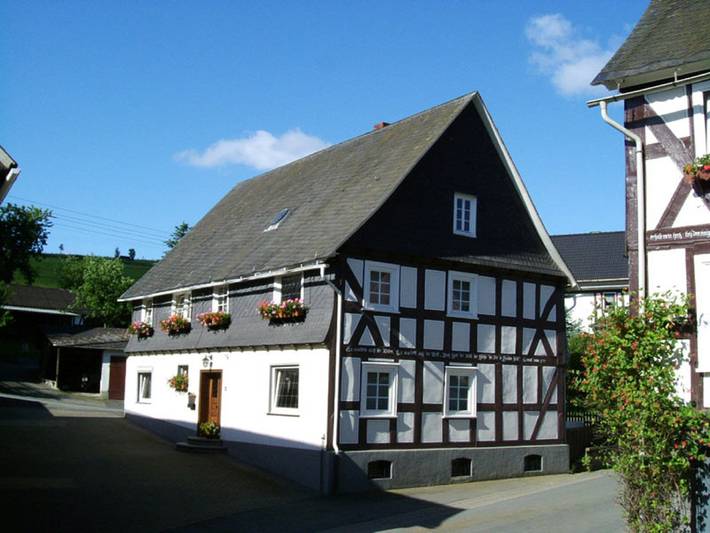 Ferienwohnung für 4 Personen, mit Balkon/Terrasse und Terrasse sowie Garten im Siegerland - 3