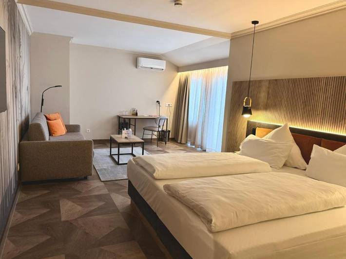 Hotel für 4 Personen, mit Whirlpool und Garten sowie Sauna, mit Haustier in Münchner-umland