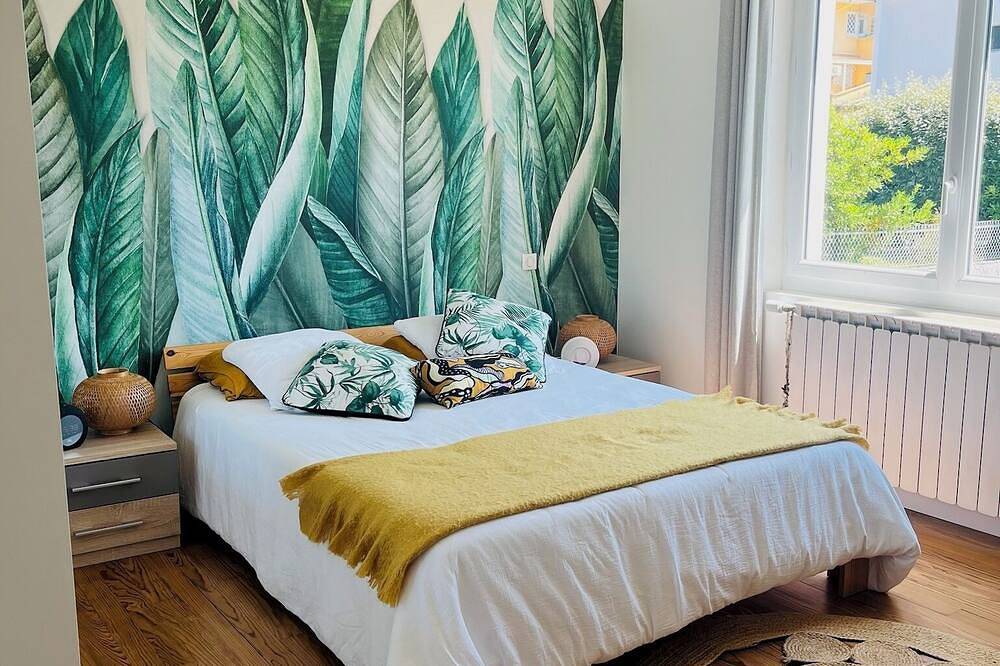 Ideal family home large garden, beach 3km, shops 500m away cycle track in Tarnos, Dax region