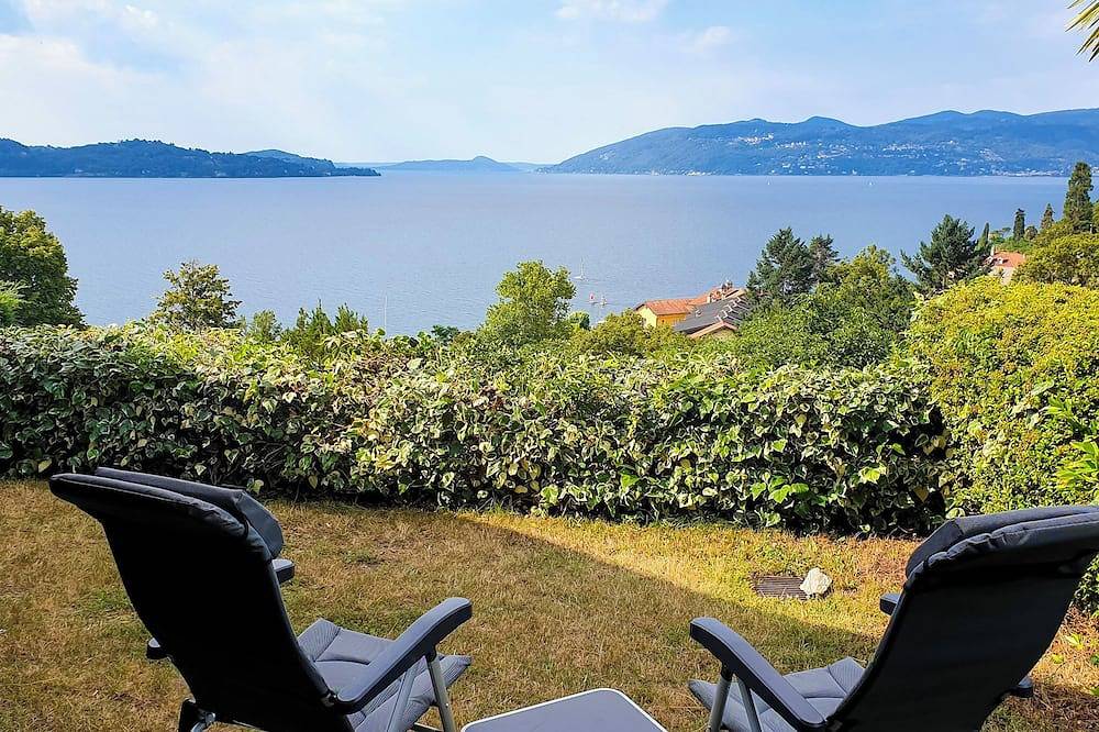 Ganze Wohnung, Attraktives Studio mit Terrasse, Garten, Klimaanlage, Pool und Traumseesicht in Susello, Ghiffa