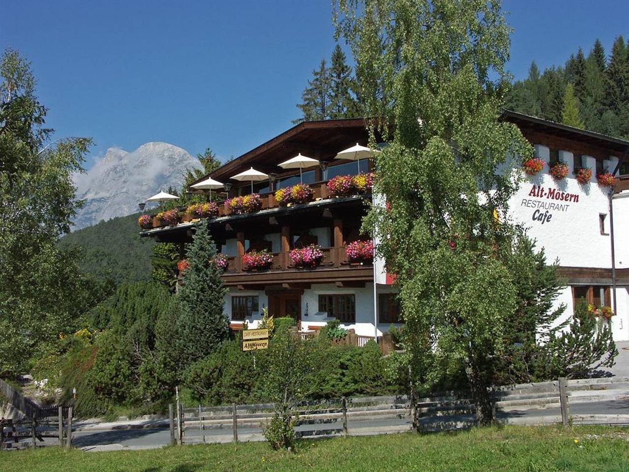 Ganze Ferienwohnung, Restaurant & Appartements Alt Mösern - Ferien-Appartement in Mösern, Telfs