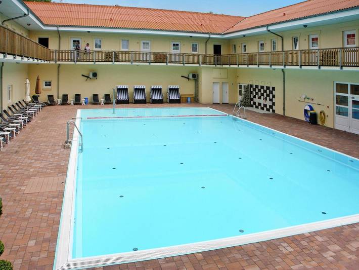 Ferienpark für 4 Personen, mit Sauna und Pool sowie Balkon in der Rostocker Heide - 2